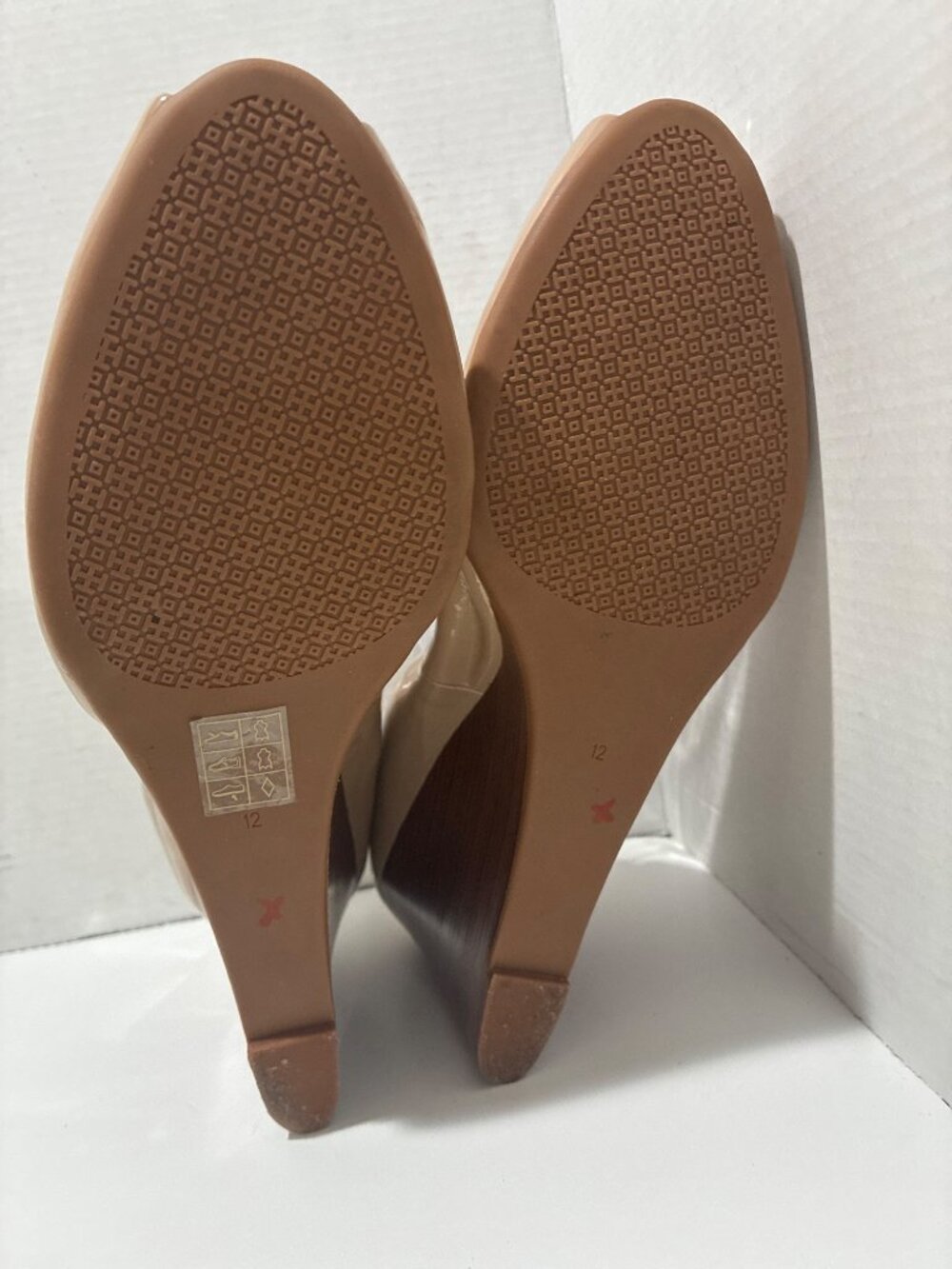 Tory Burch Shoes leather peep-toe wedges nude beige color gold logo plate size 1 - Picture 5 of 7